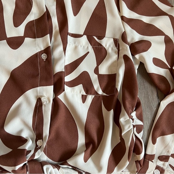 Sanctuary Printed Crop Tie Front Blouse​ - Picture 3 of 5